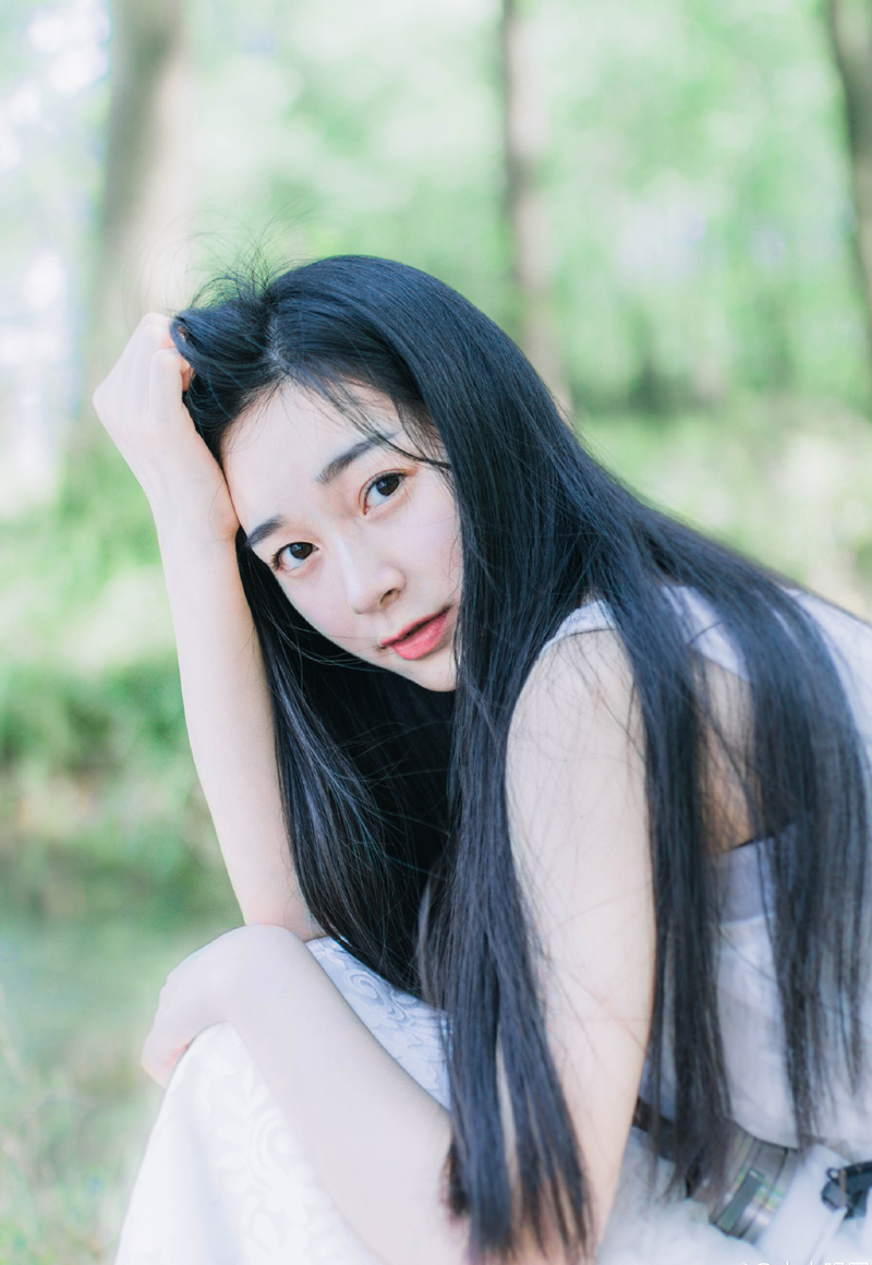 无论你对家人恋人和朋友付出多少，无论你做得多好，不要期望回报。等待回报是多么寂寥？相识相爱成为家人，都是今生的因缘。尽了自己的责任就是惜缘，你是这样流着泪狠狠地珍惜过，无愧就好；惟其如此，你才不会失望和伤心，也才不会抱怨。